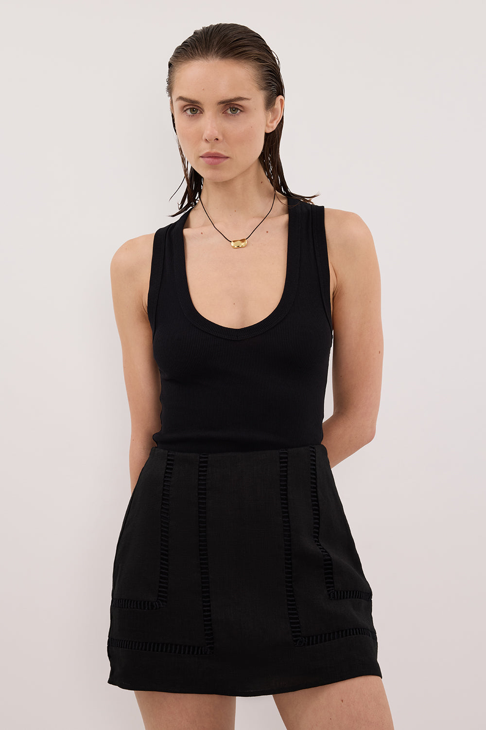 LINDSAY BLACK LINEN SKORT Clothing DISSH Boutiques 