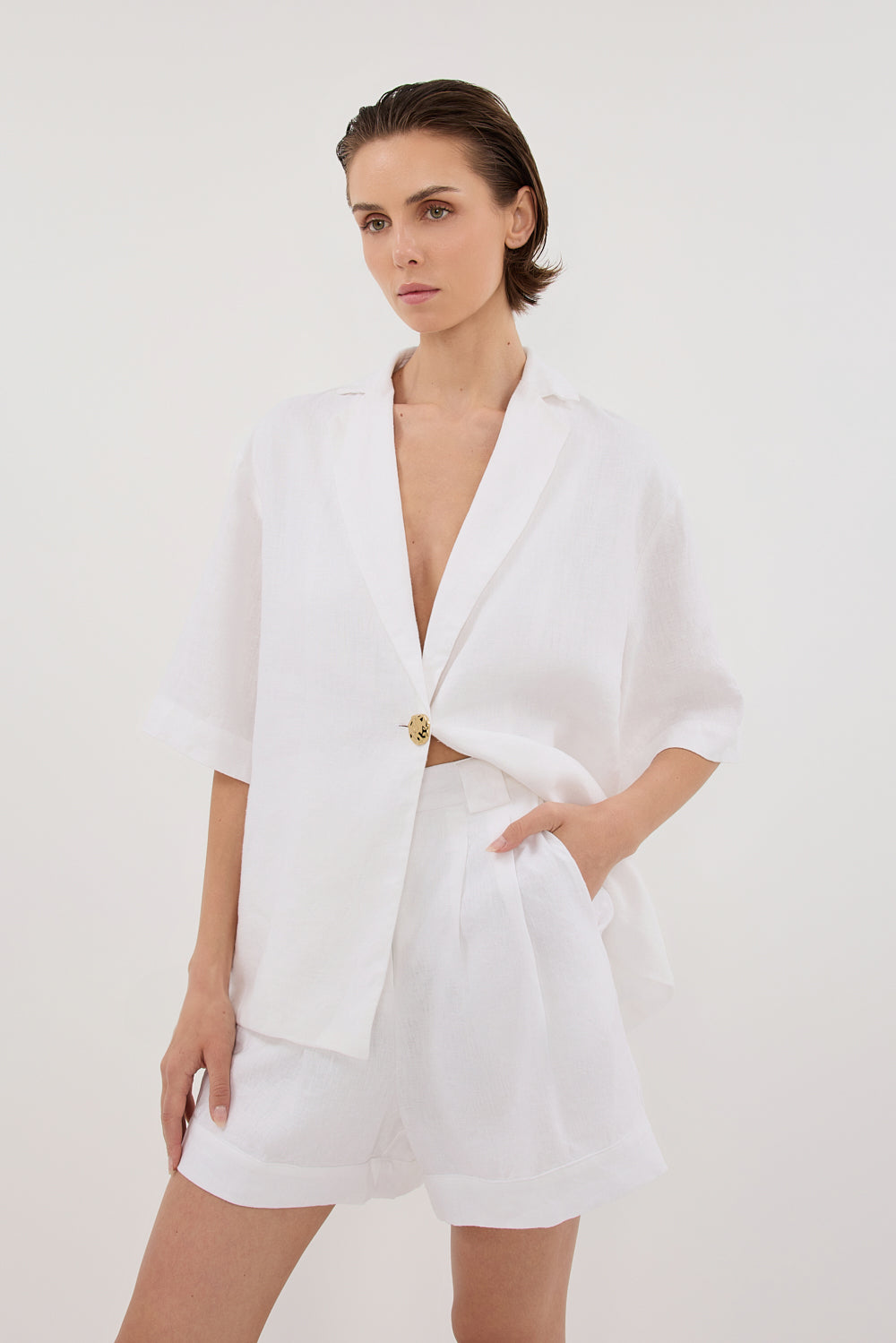 ALONDRA WHITE LINEN SHORT Clothing DISSH Boutiques 