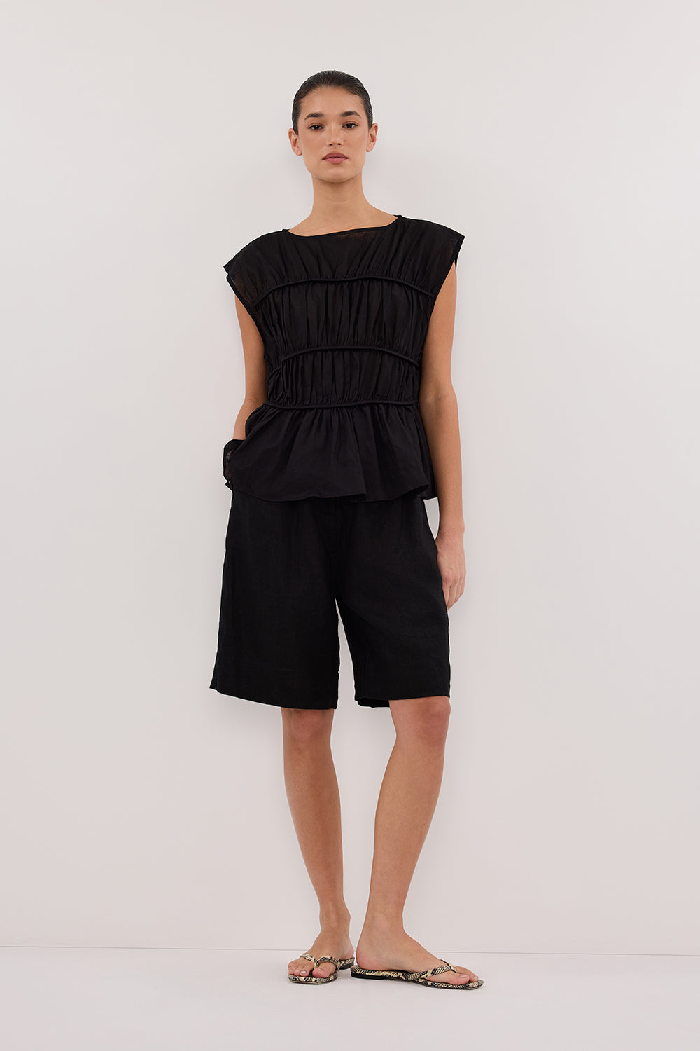 KAYLA BLACK LINEN BERMUDA SHORT Clothing DISSH Boutiques 16 BLACK 