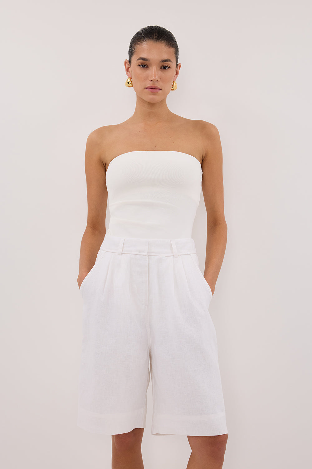 KAYLA WHITE LINEN BERMUDA SHORT Clothing DISSH Boutiques 