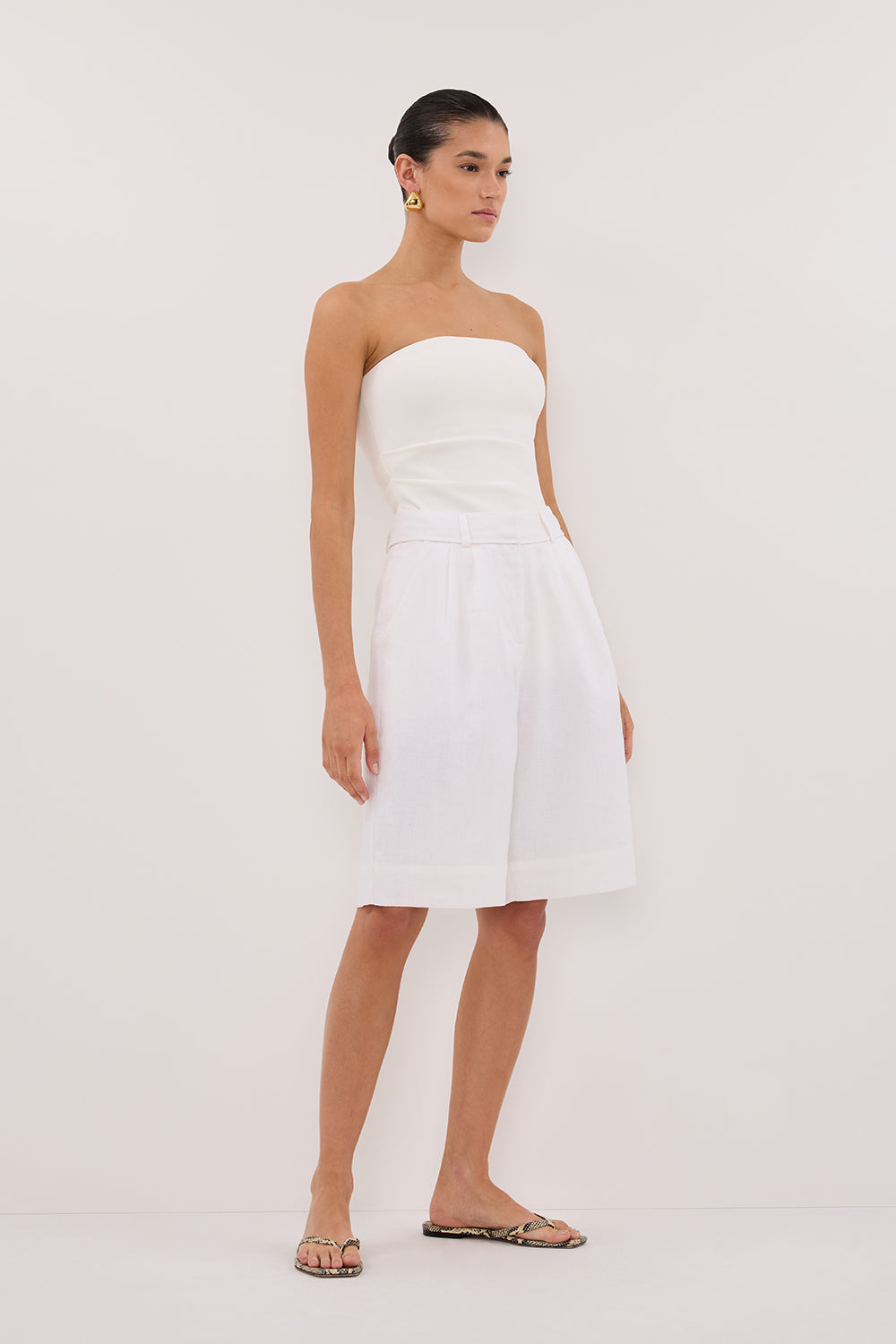 KAYLA WHITE LINEN BERMUDA SHORT Clothing DISSH Boutiques 