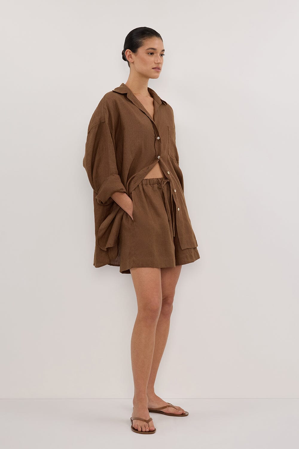 LUNE FONDANT LINEN SHORT Clothing DISSH Boutiques 