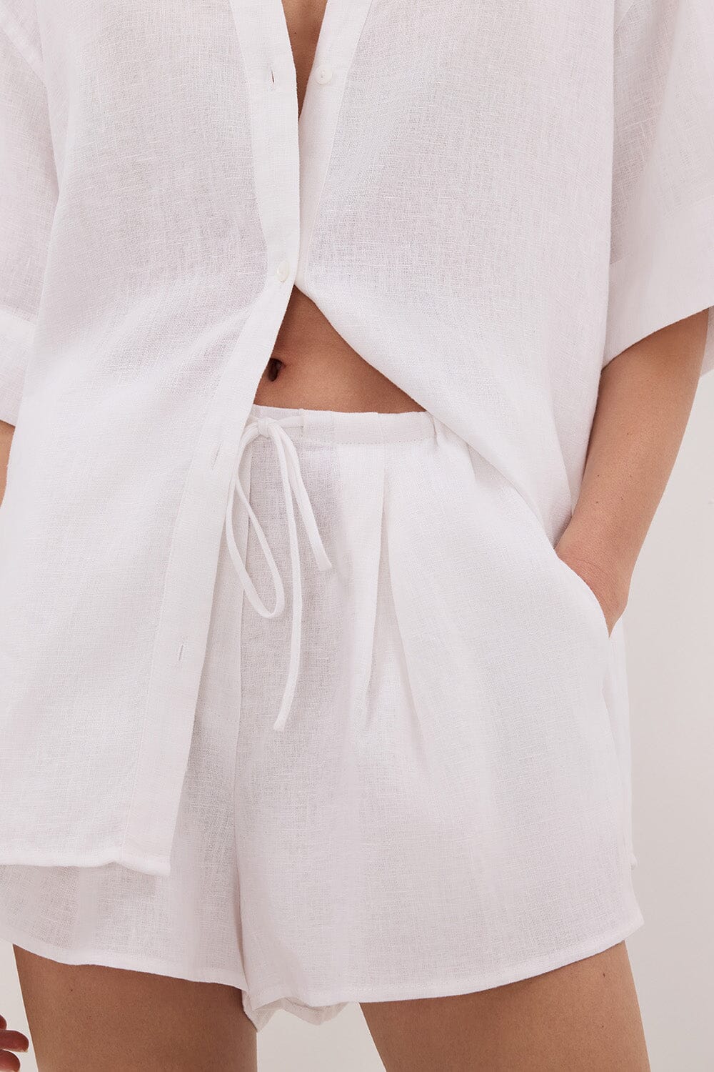 HELENA WHITE LINEN SHORT Clothing DISSH Boutiques 