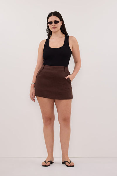 Jasmine wearing EVIE COCOA LINEN SKORT