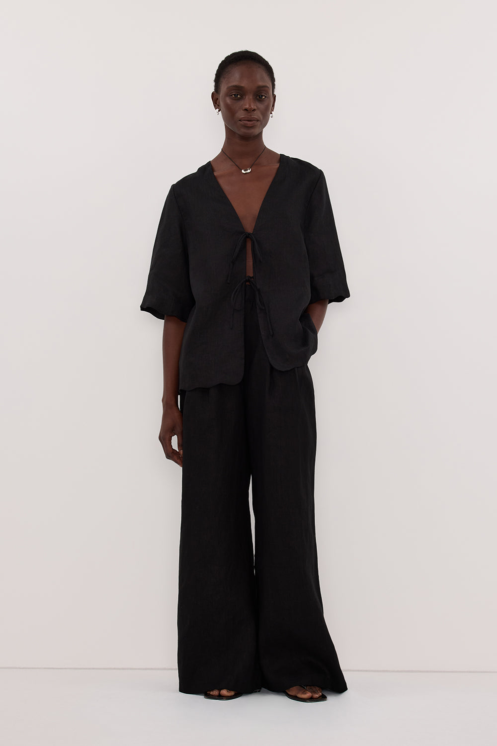 HOLDEN BLACK LINEN PANT Clothing DISSH Boutiques 12 BLACK 
