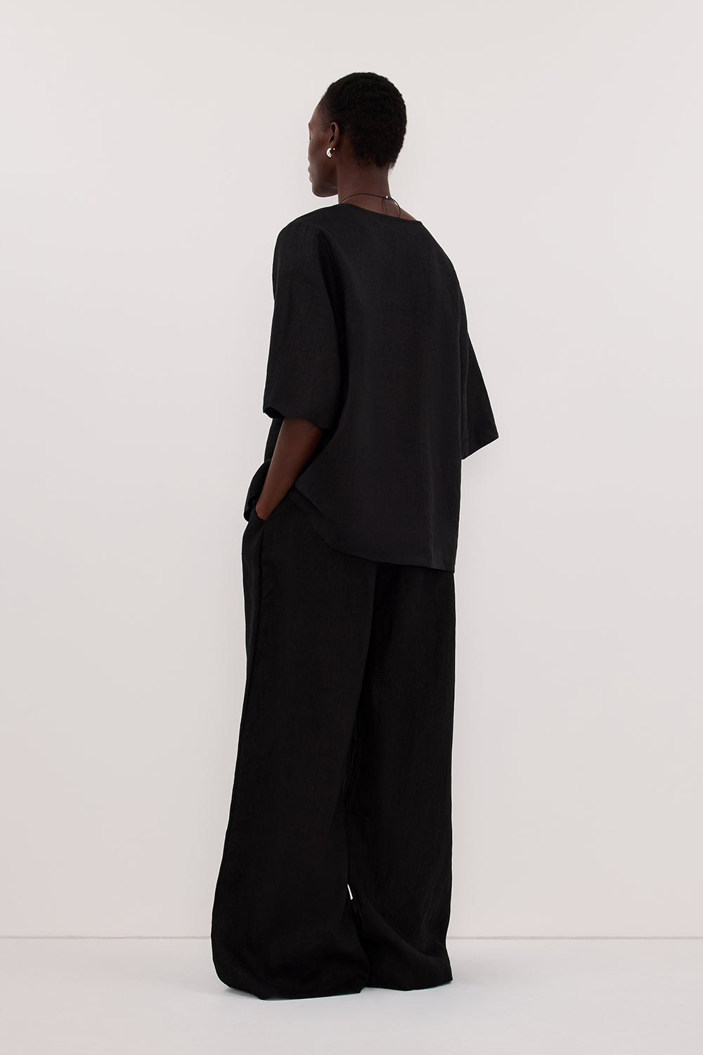 HOLDEN BLACK LINEN PANT Clothing DISSH Boutiques 