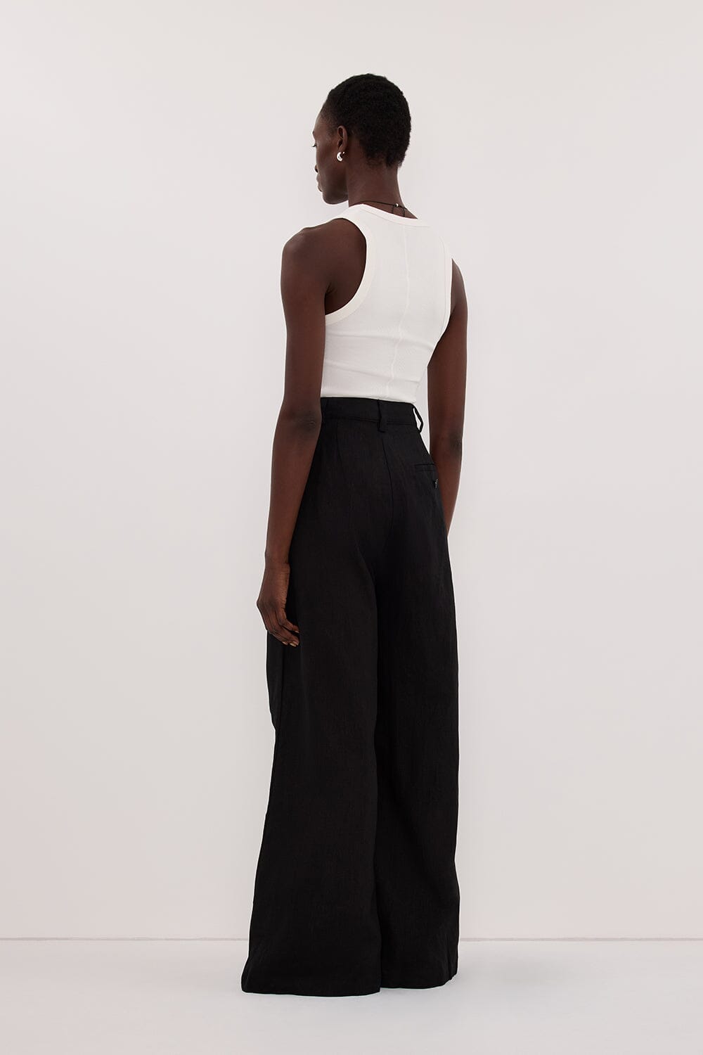 HOLDEN BLACK LINEN PANT Clothing DISSH Boutiques 