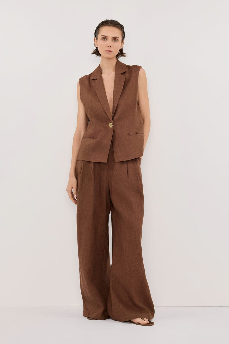 HOLDEN FONDANT LINEN PANT Clothing DISSH Boutiques 6 CHOCOLATE 