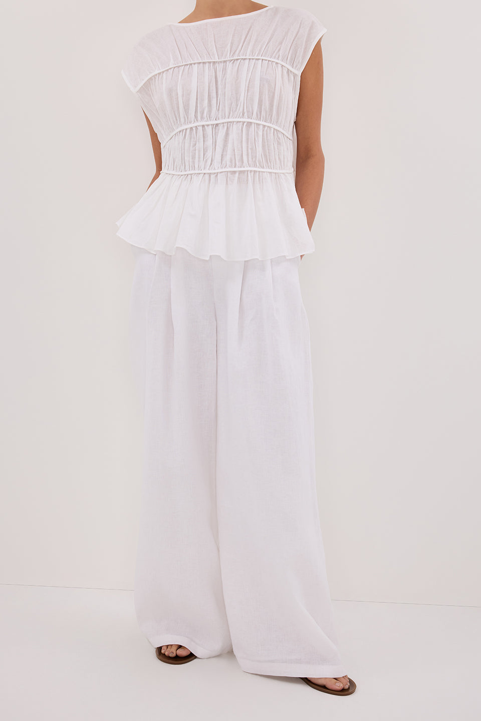 HOLDEN WHITE LINEN PANT Clothing DISSH Boutiques 
