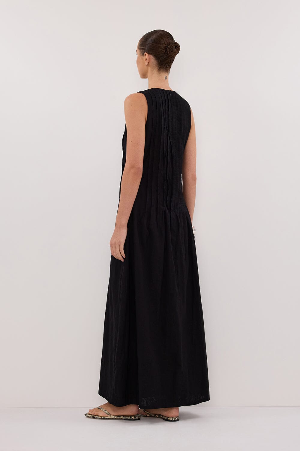 MILO BLACK LINEN BLEND MIDI DRESS Clothing DISSH Boutiques 