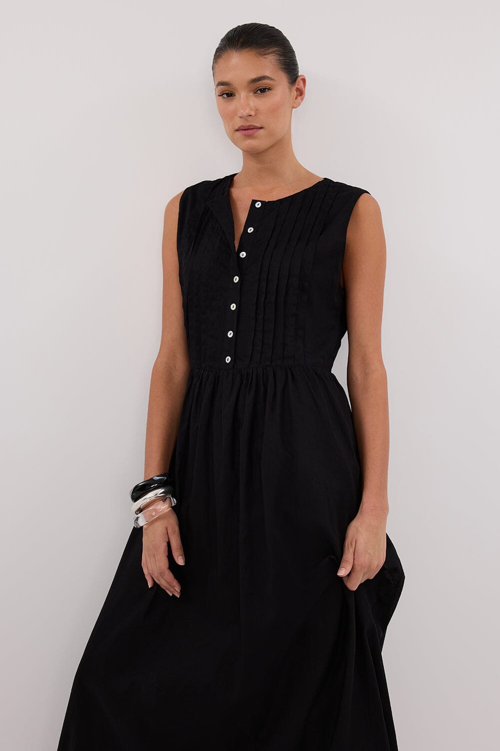LARS BLACK PINTUCK LINEN MIDI DRESS Clothing DISSH Boutiques 