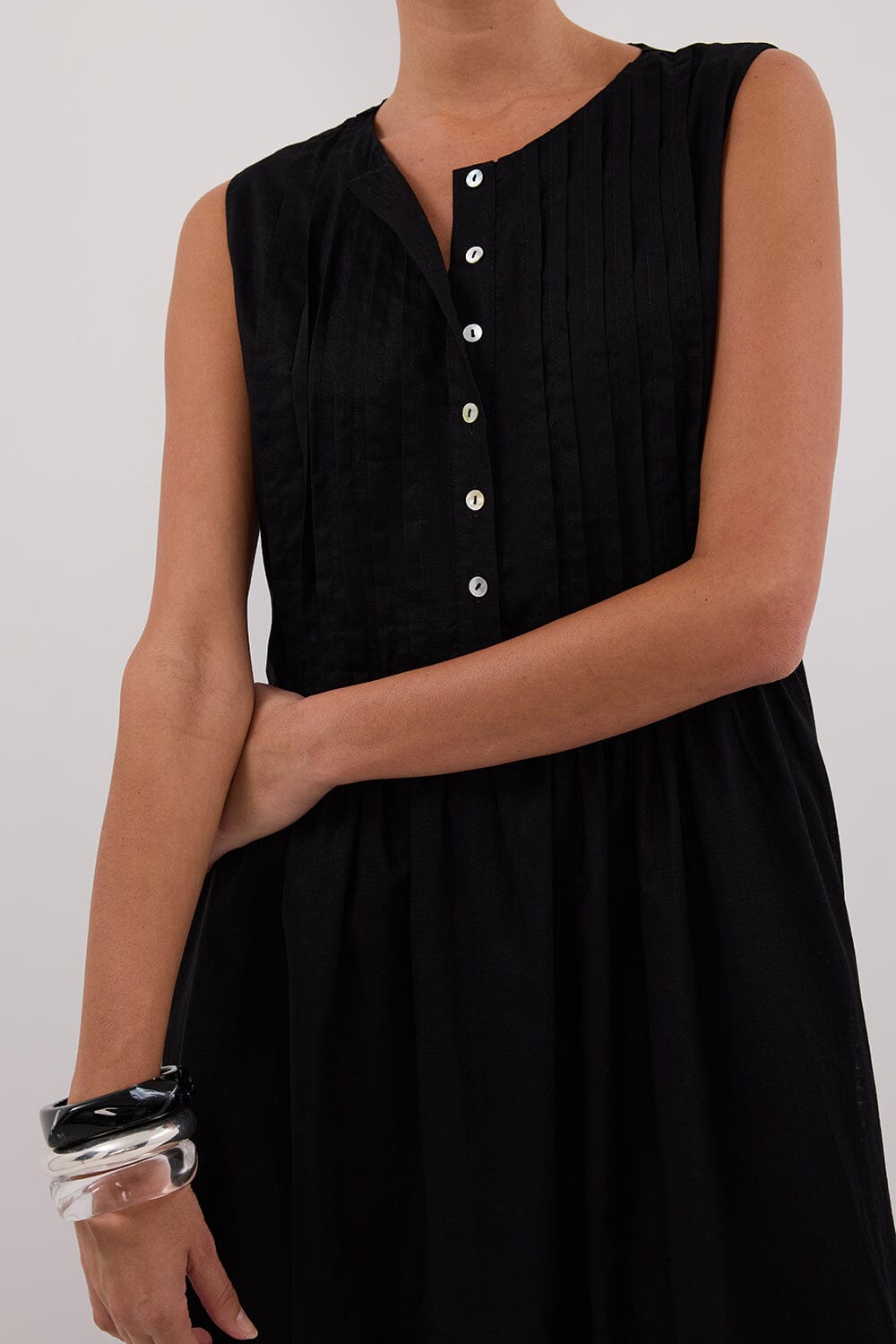 LARS BLACK PINTUCK LINEN MIDI DRESS Clothing DISSH Boutiques 