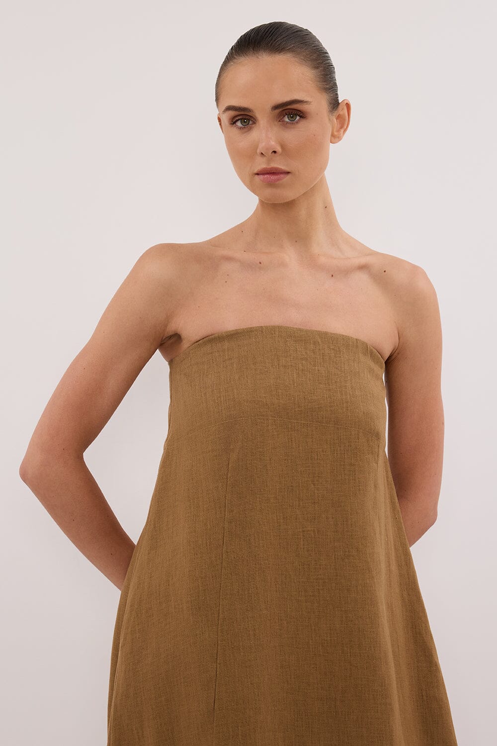 KINSLEY FERN LINEN STRAPLESS MIDI DRESS Clothing DISSH Boutiques 