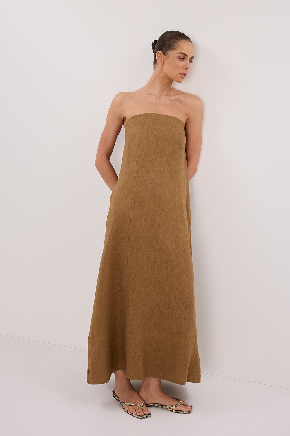 KINSLEY FERN LINEN STRAPLESS MIDI DRESS Clothing DISSH Boutiques 