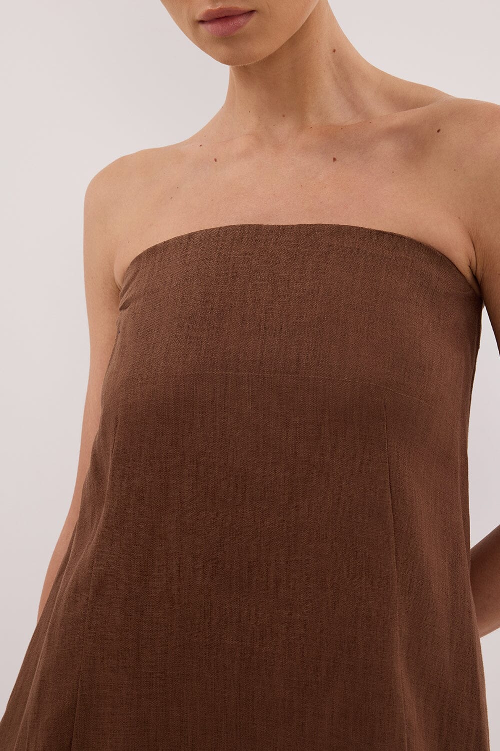 KINSLEY FONDANT LINEN STRAPLESS MIDI DRESS Clothing DISSH Boutiques 