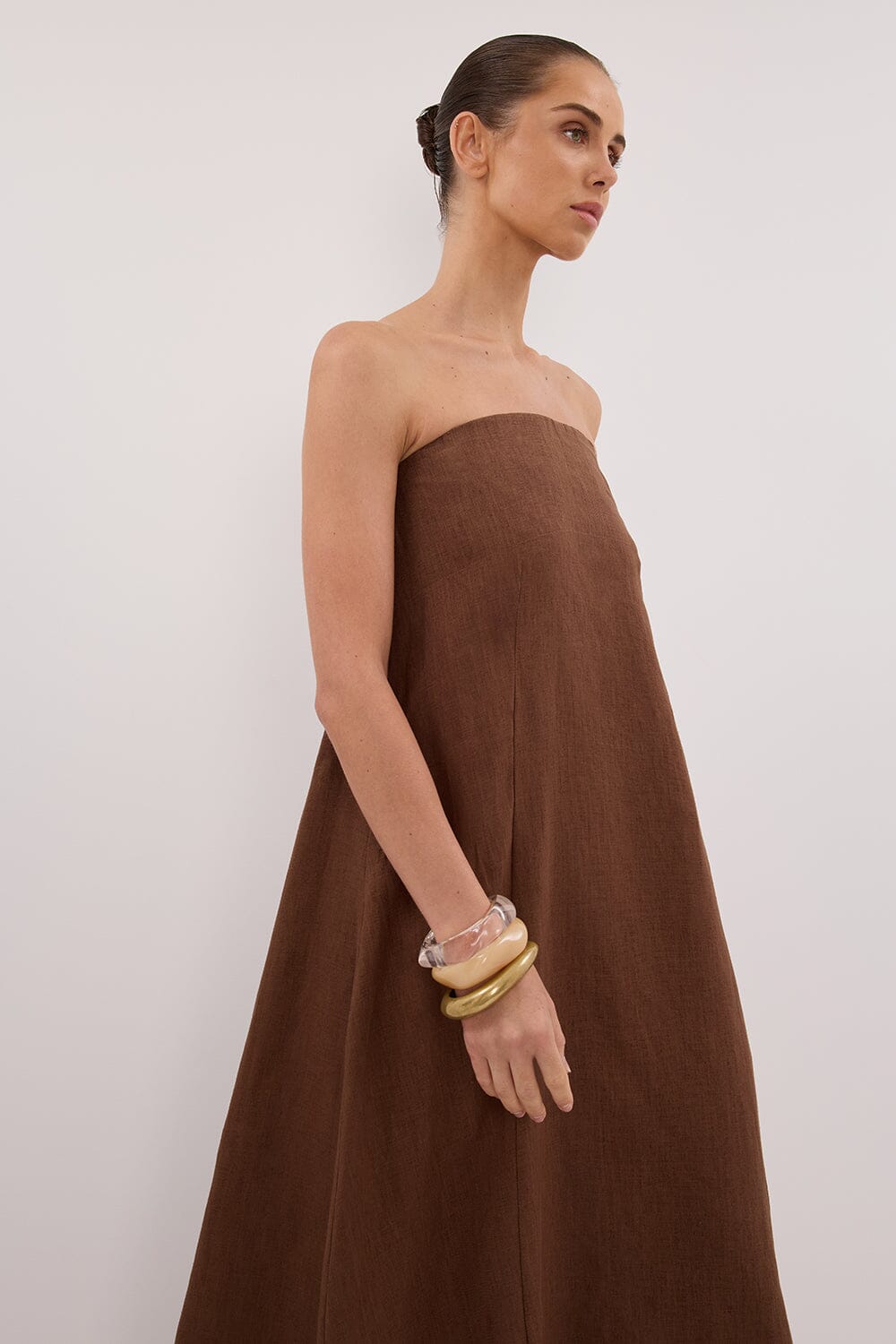 KINSLEY FONDANT LINEN STRAPLESS MIDI DRESS Clothing DISSH Boutiques 