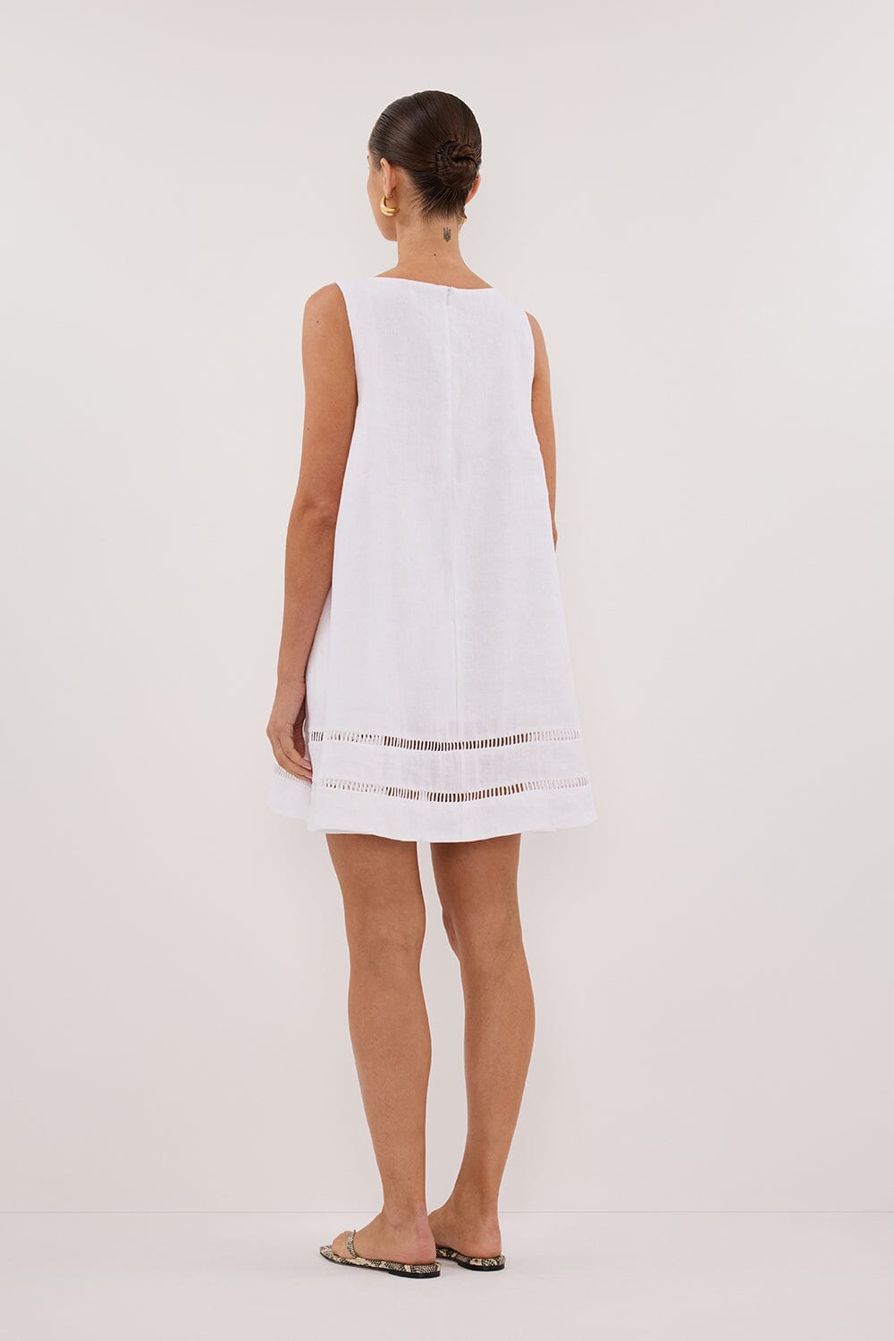 LINDSAY WHITE LINEN MINI DRESS Clothing DISSH Boutiques 