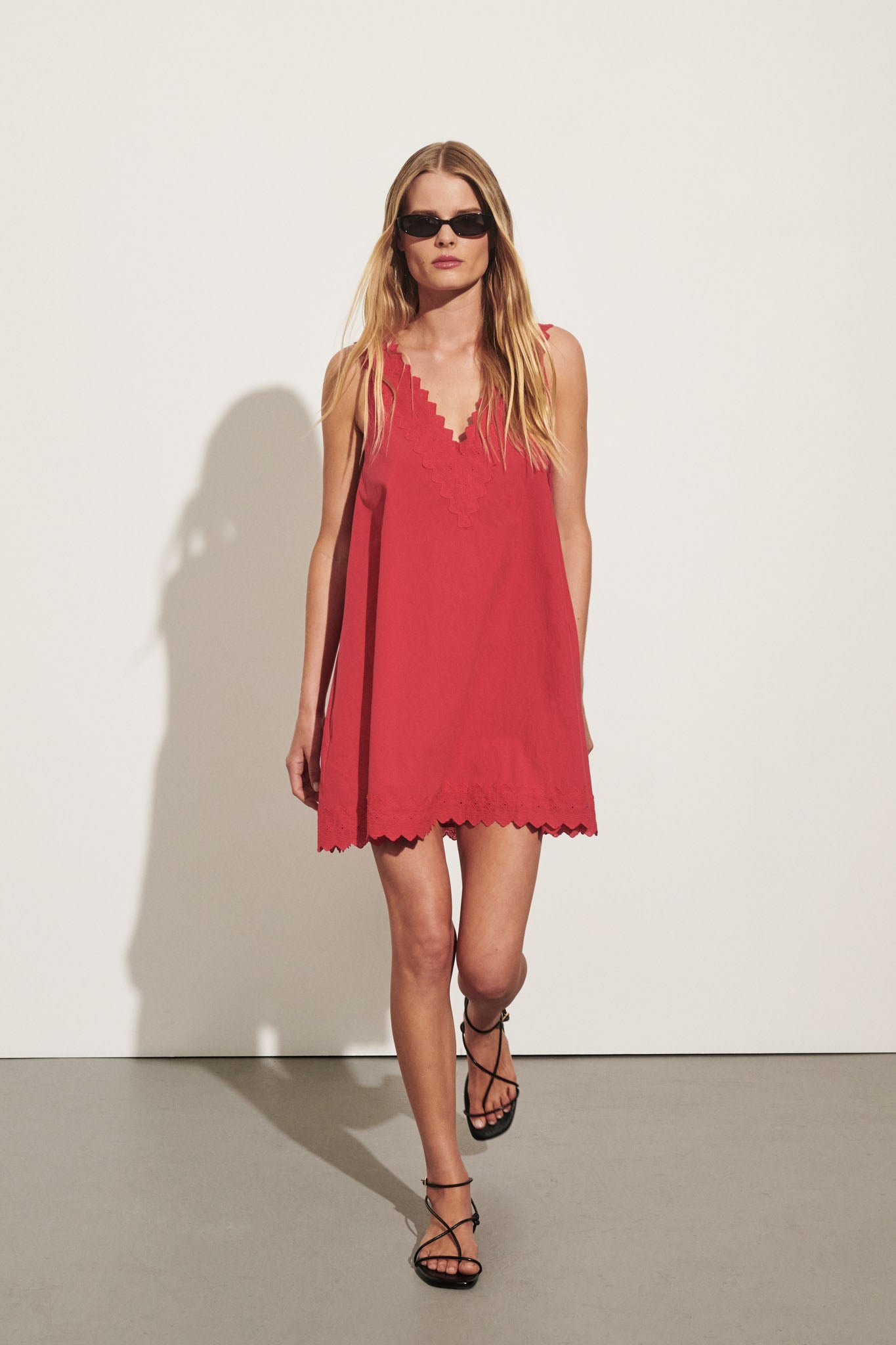 ANNABEL RED SLEEVELESS V NECK MINI DRESS