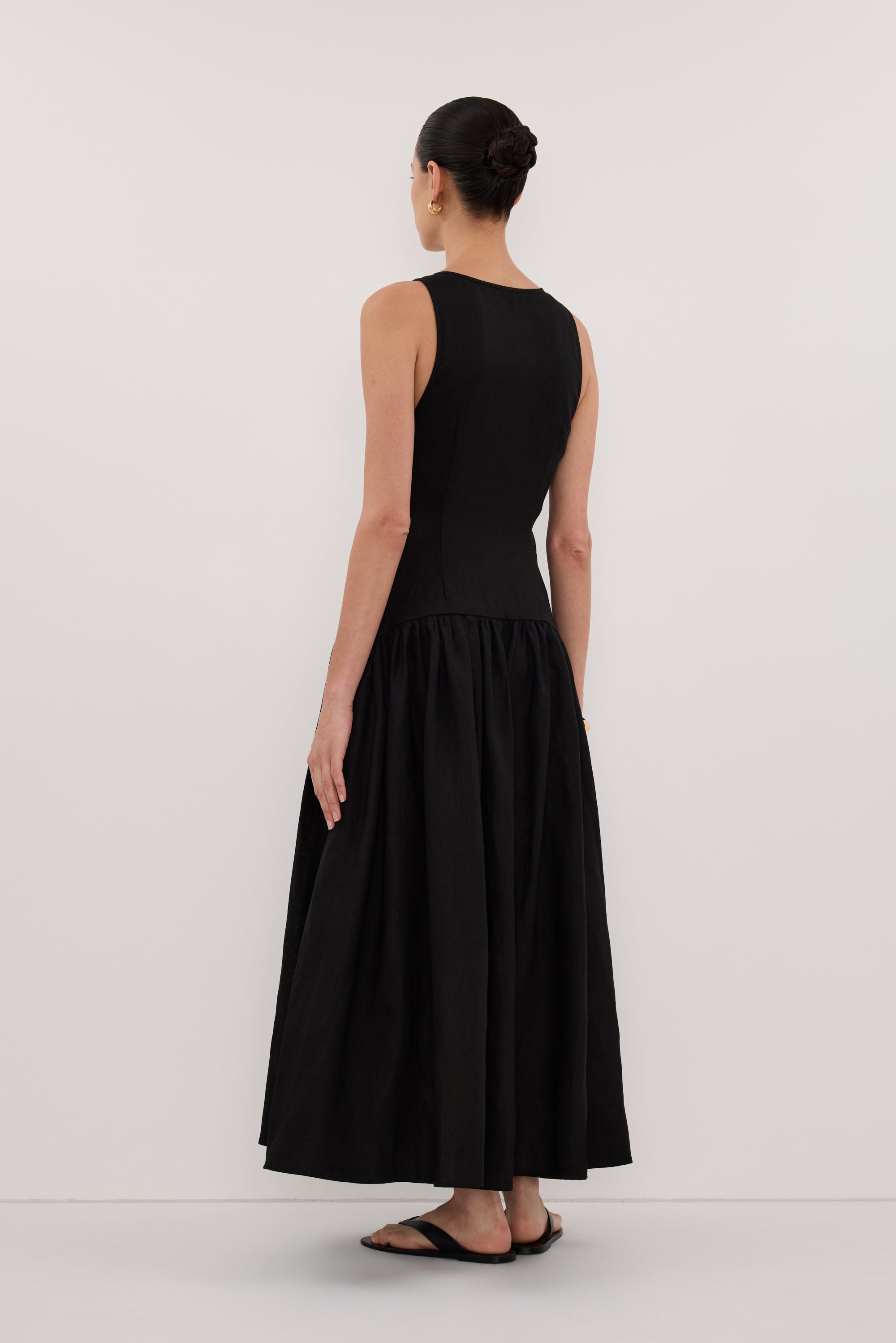 ILIO BLACK SLEEVELESS LINEN WRAP MIDI DRESS