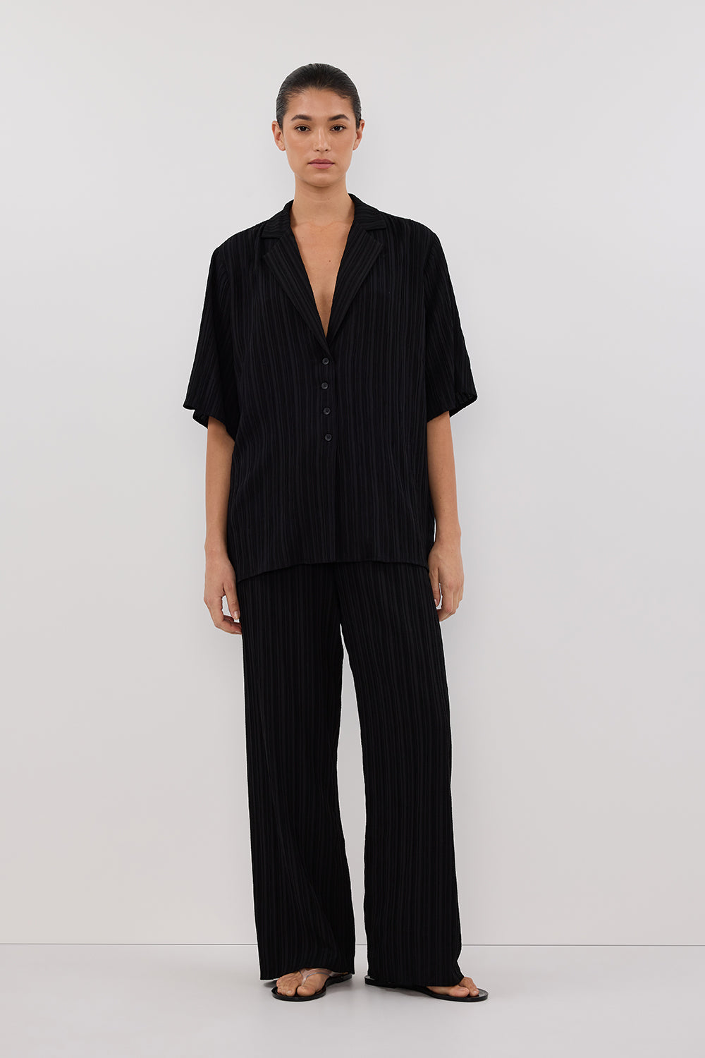 LOZ BLACK SHORT SLEEVE SHIRT Clothing DISSH Boutiques 6 BLACK 