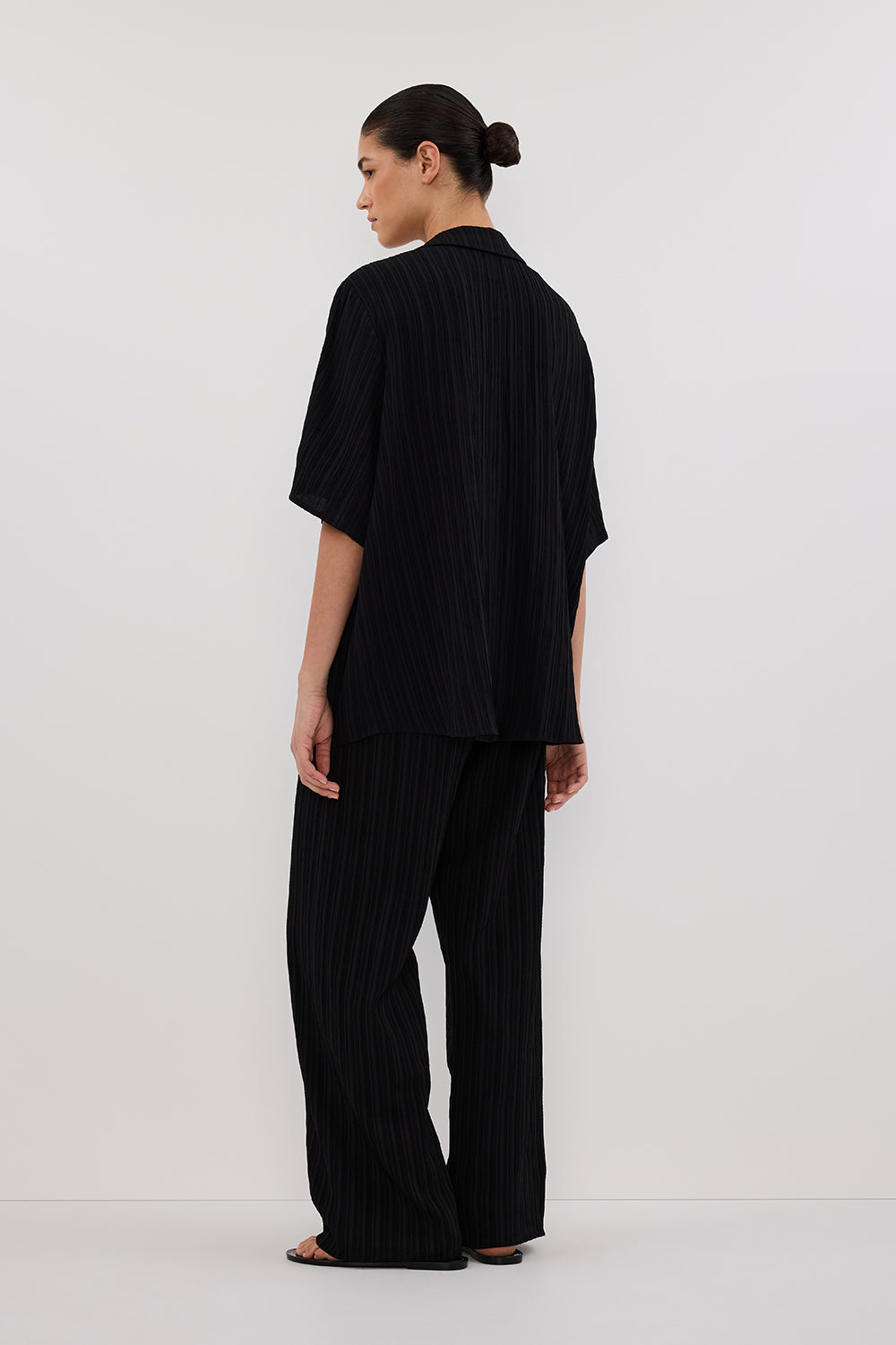 LOZ BLACK SHORT SLEEVE SHIRT Clothing DISSH Boutiques 