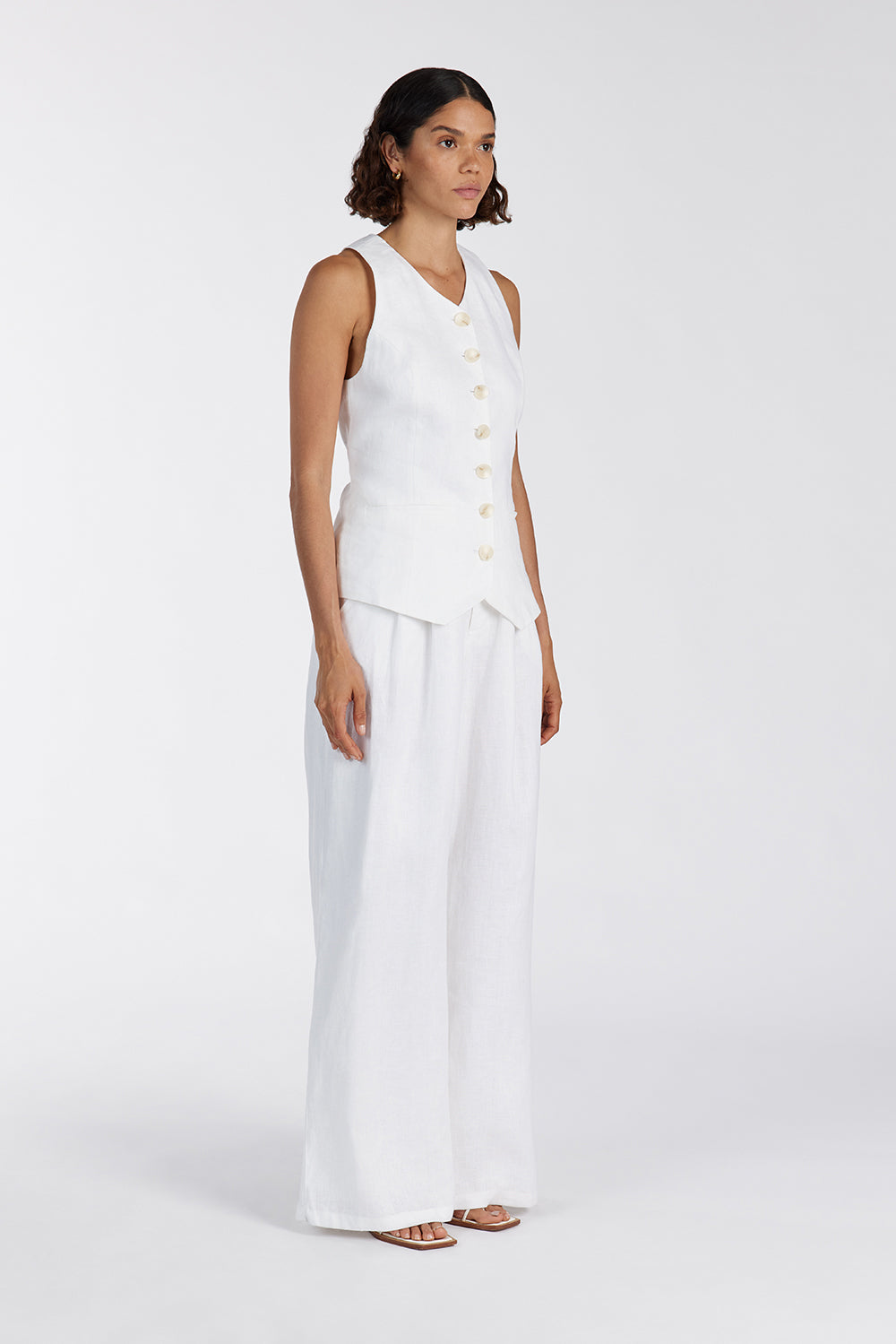 ALONDRA WHITE LINEN VEST Clothing DISSH Boutiques 