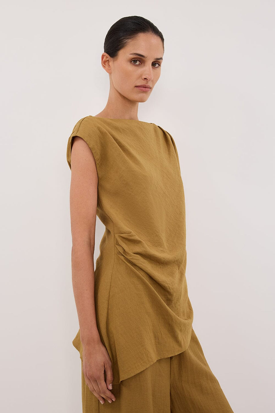 SHYLA FERN ASYMMETRICAL TOP Clothing DISSH Boutiques 