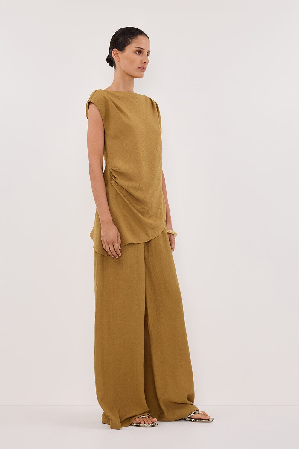 SHYLA FERN ASYMMETRICAL TOP Clothing DISSH Boutiques 