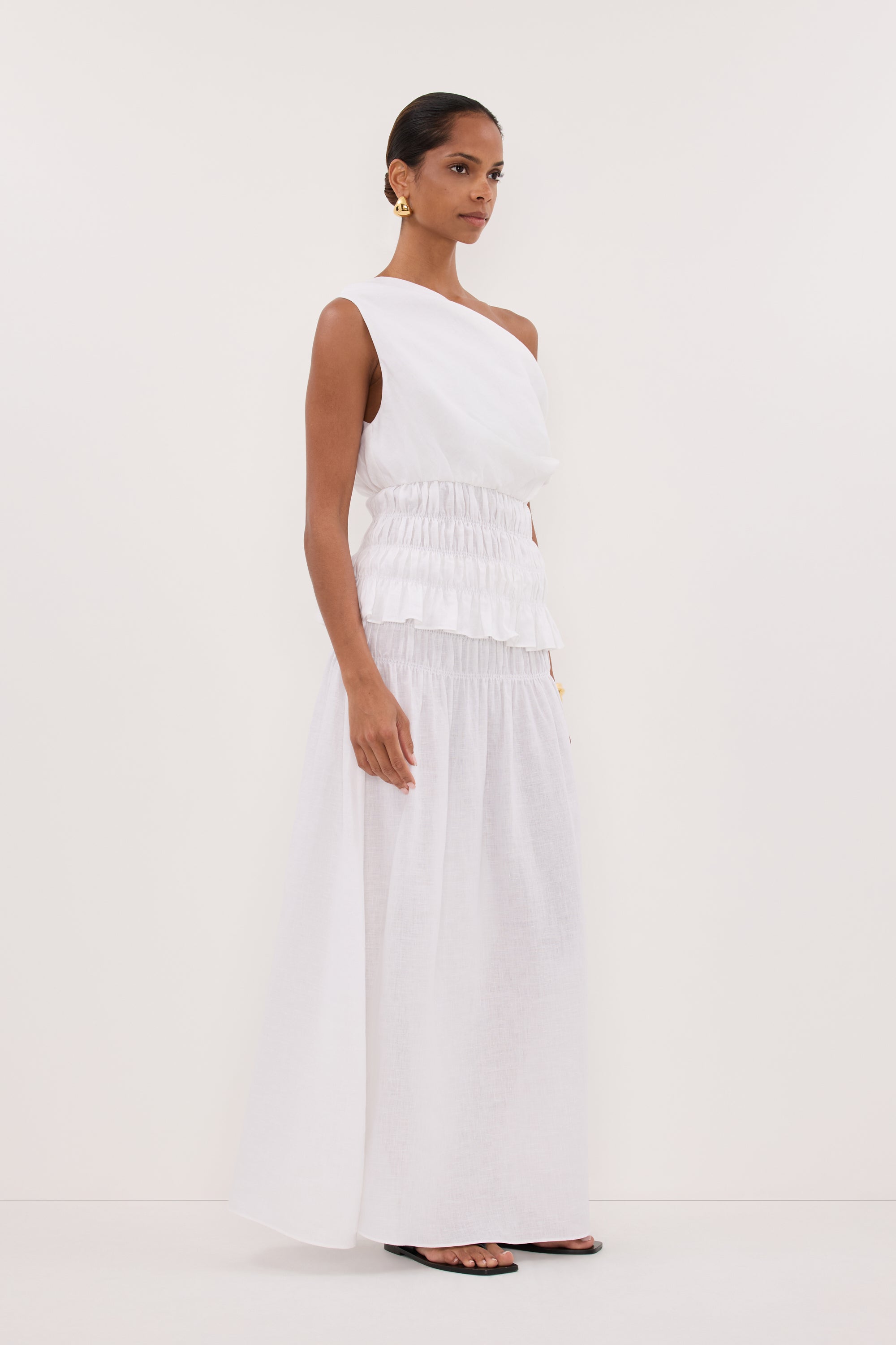 MAIA WHITE SLEEVELESS LINEN SHIRRED TOP