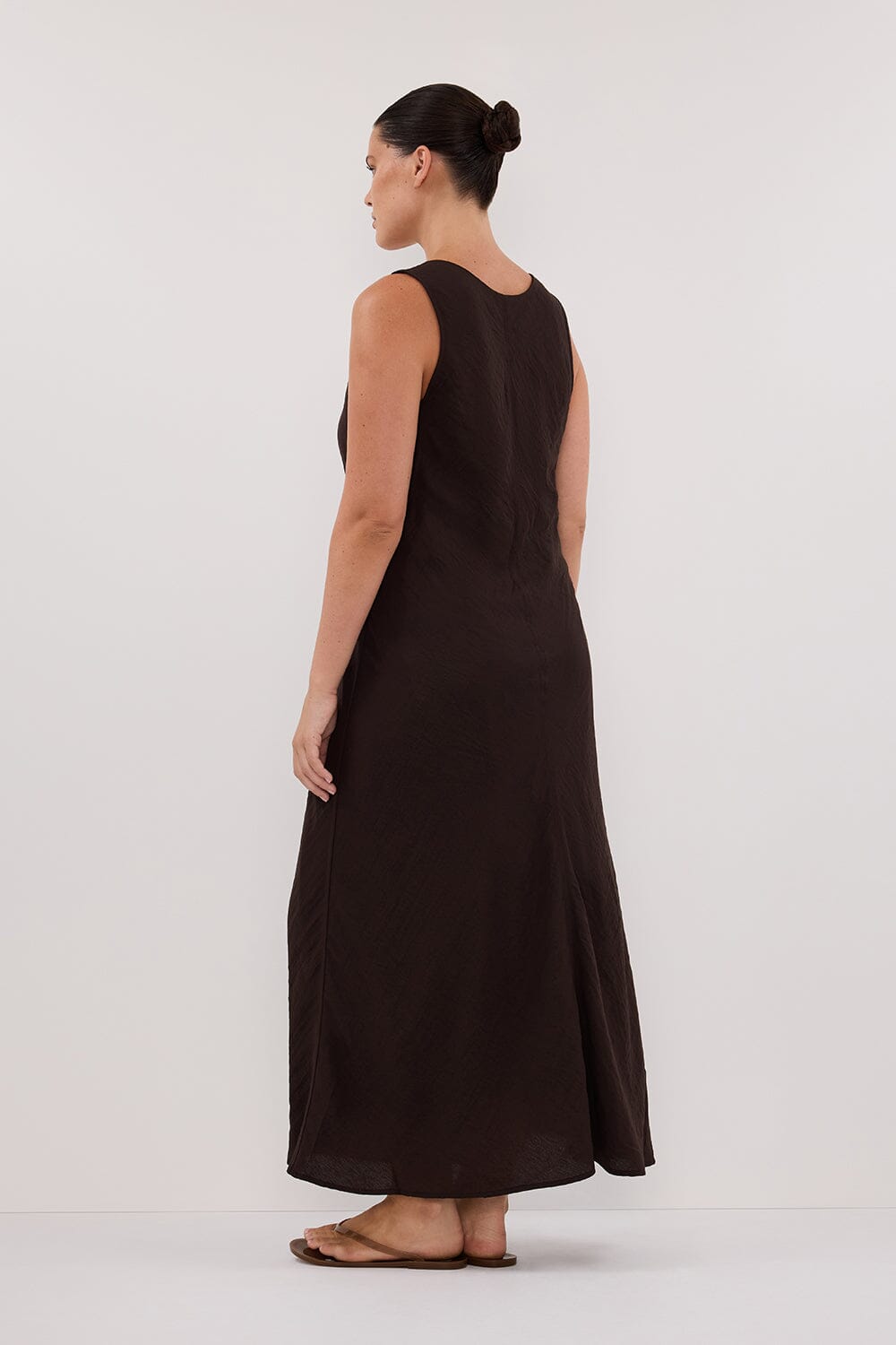 SHILOH BITTER CHOC SCOOP NECK MIDI DRESS Clothing DISSH Boutiques 