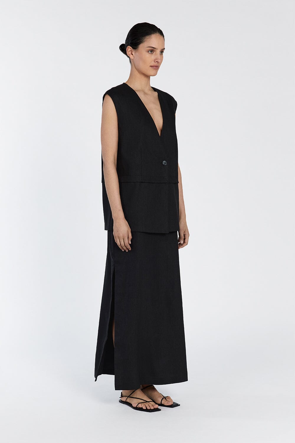 TAYLOR BLACK VEST Clothing DISSH Boutiques 