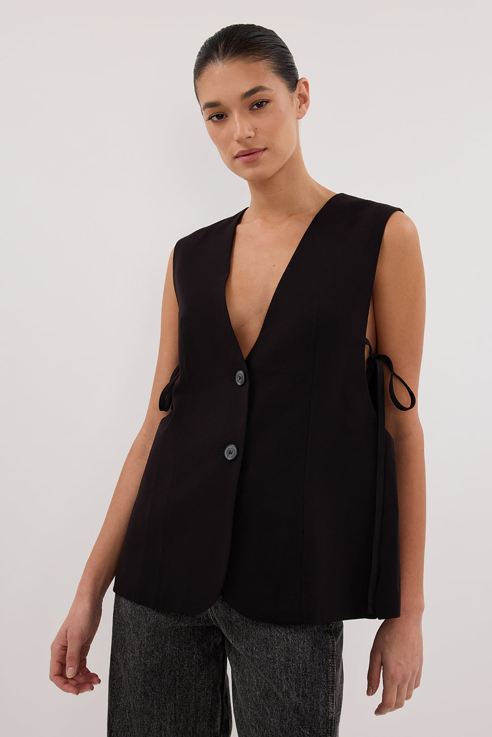 LISE BLACK LOW CUT VEST Clothing DISSH Boutiques 
