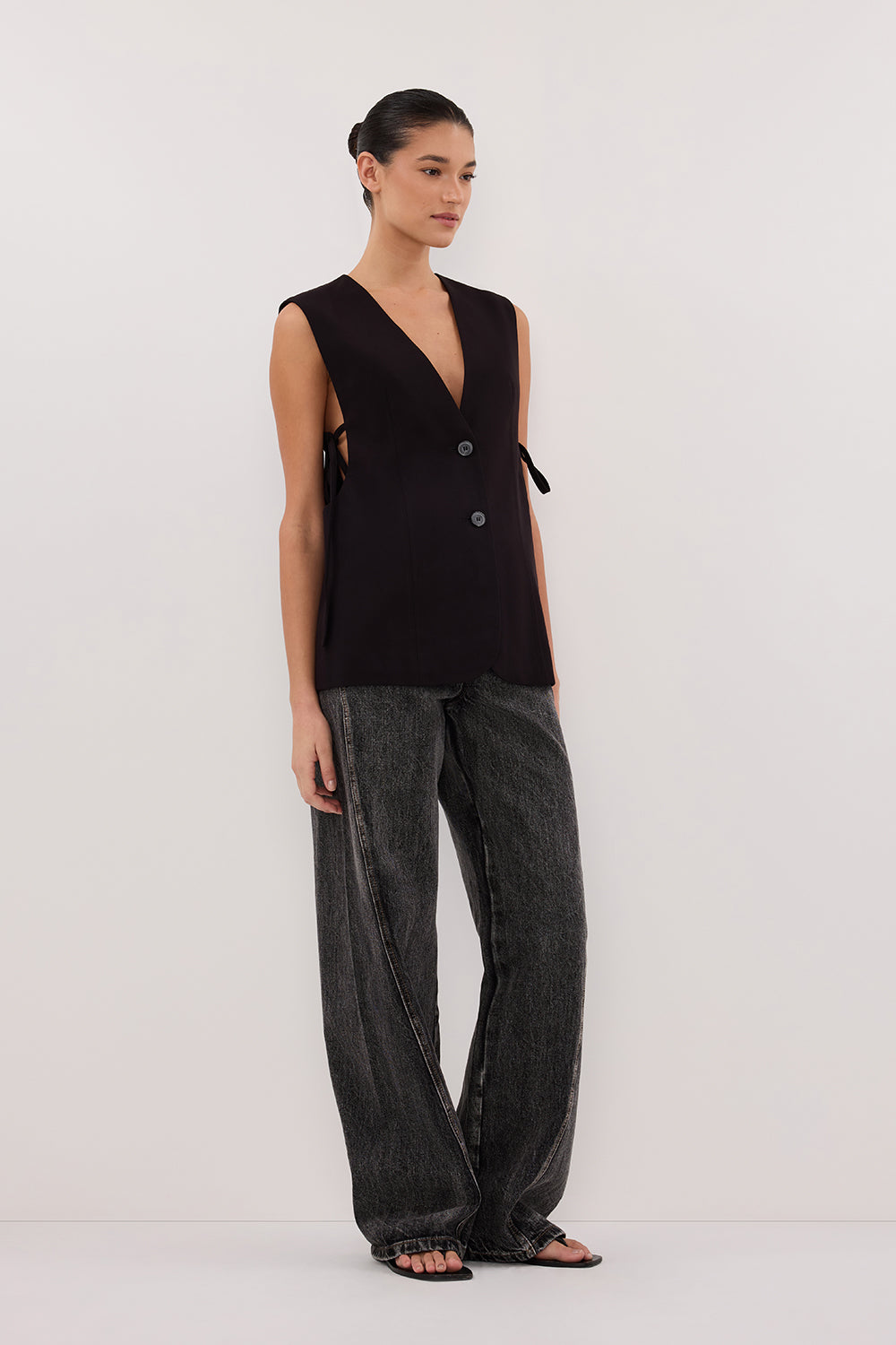 LISE BLACK LOW CUT VEST Clothing DISSH Boutiques 