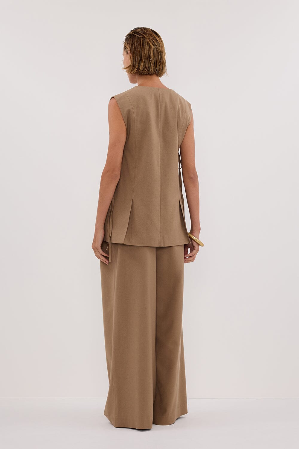 LISE TAN LOW CUT VEST Clothing DISSH Boutiques 