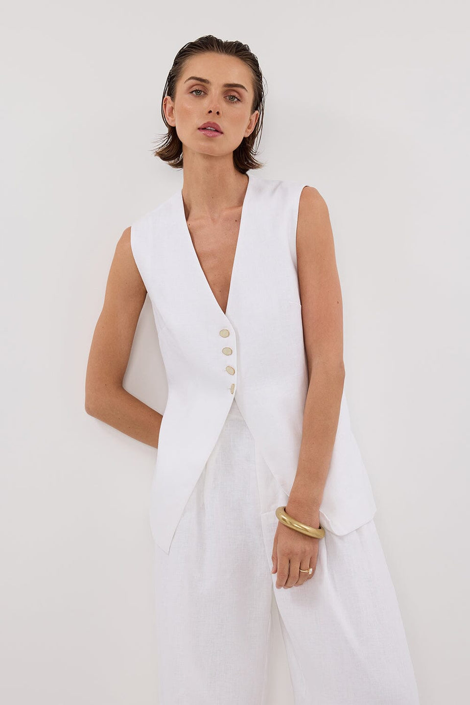 KNOX WHITE LINEN VEST Clothing DISSH Boutiques 