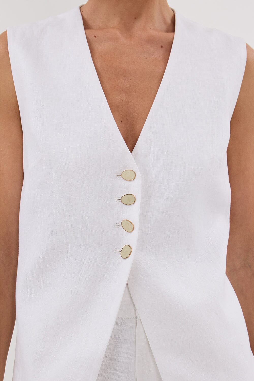 KNOX WHITE LINEN VEST Clothing DISSH Boutiques 