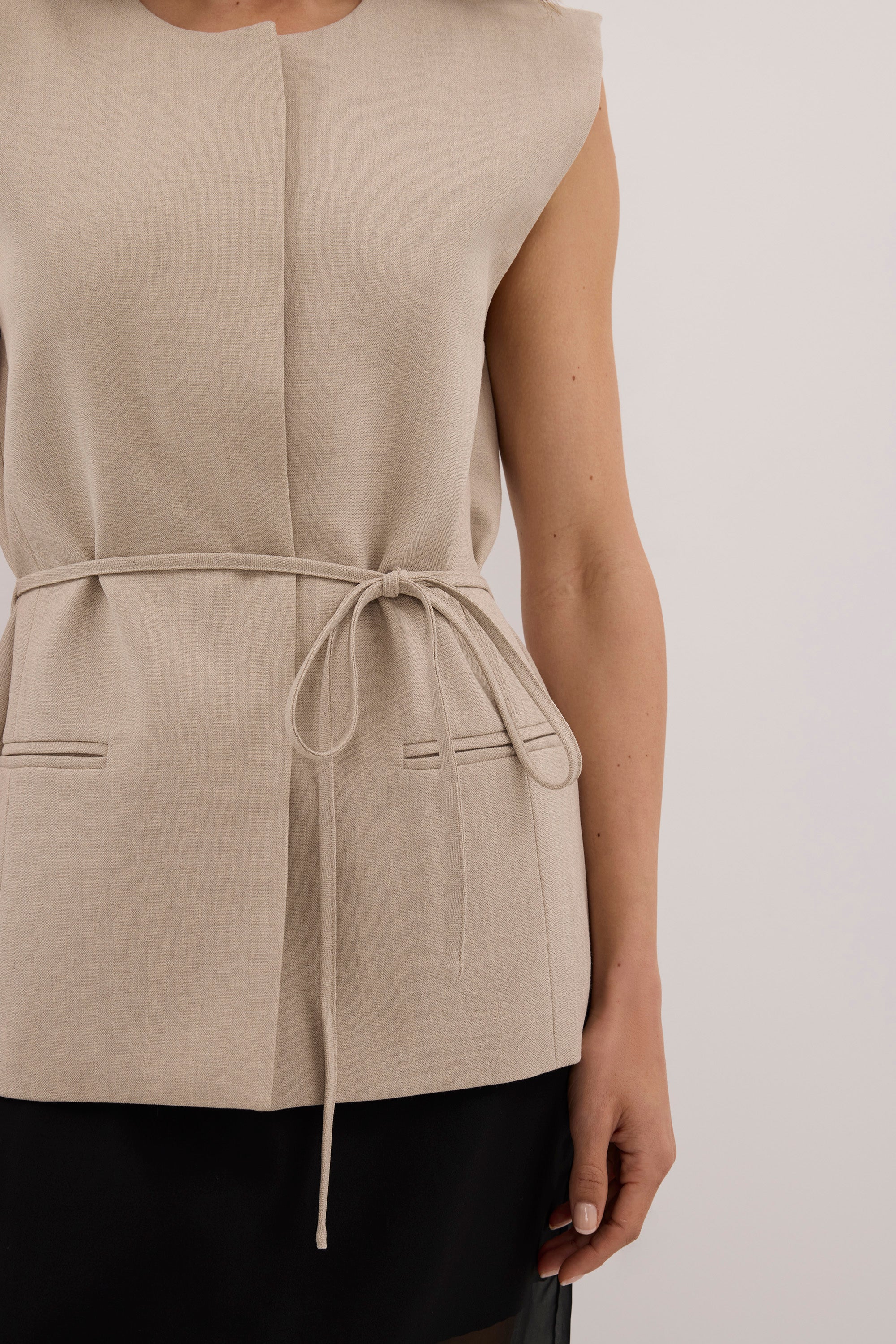 TRINITY OAT TAILORED VEST