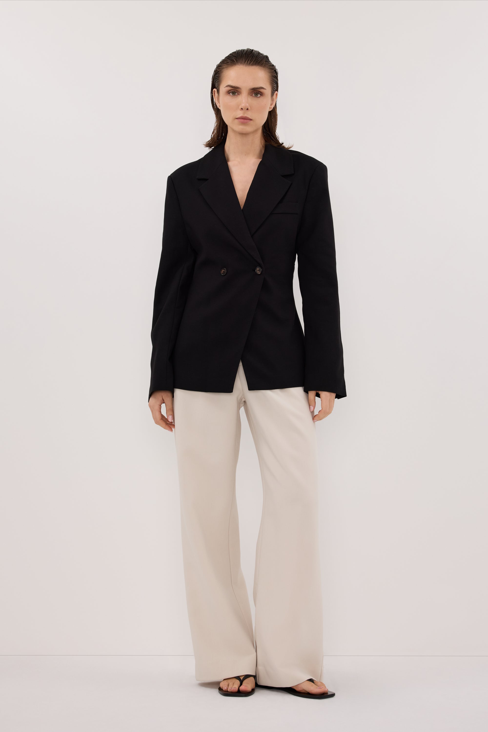 SURI BLACK CINCHED BLAZER