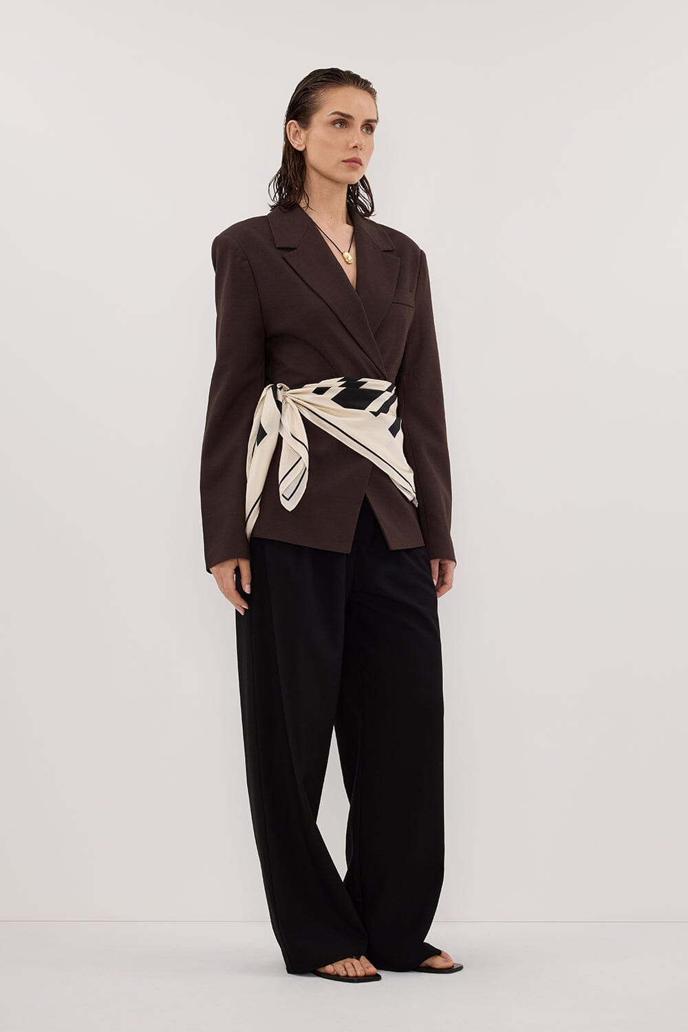 SURI ESPRESSO CINCHED BLAZER