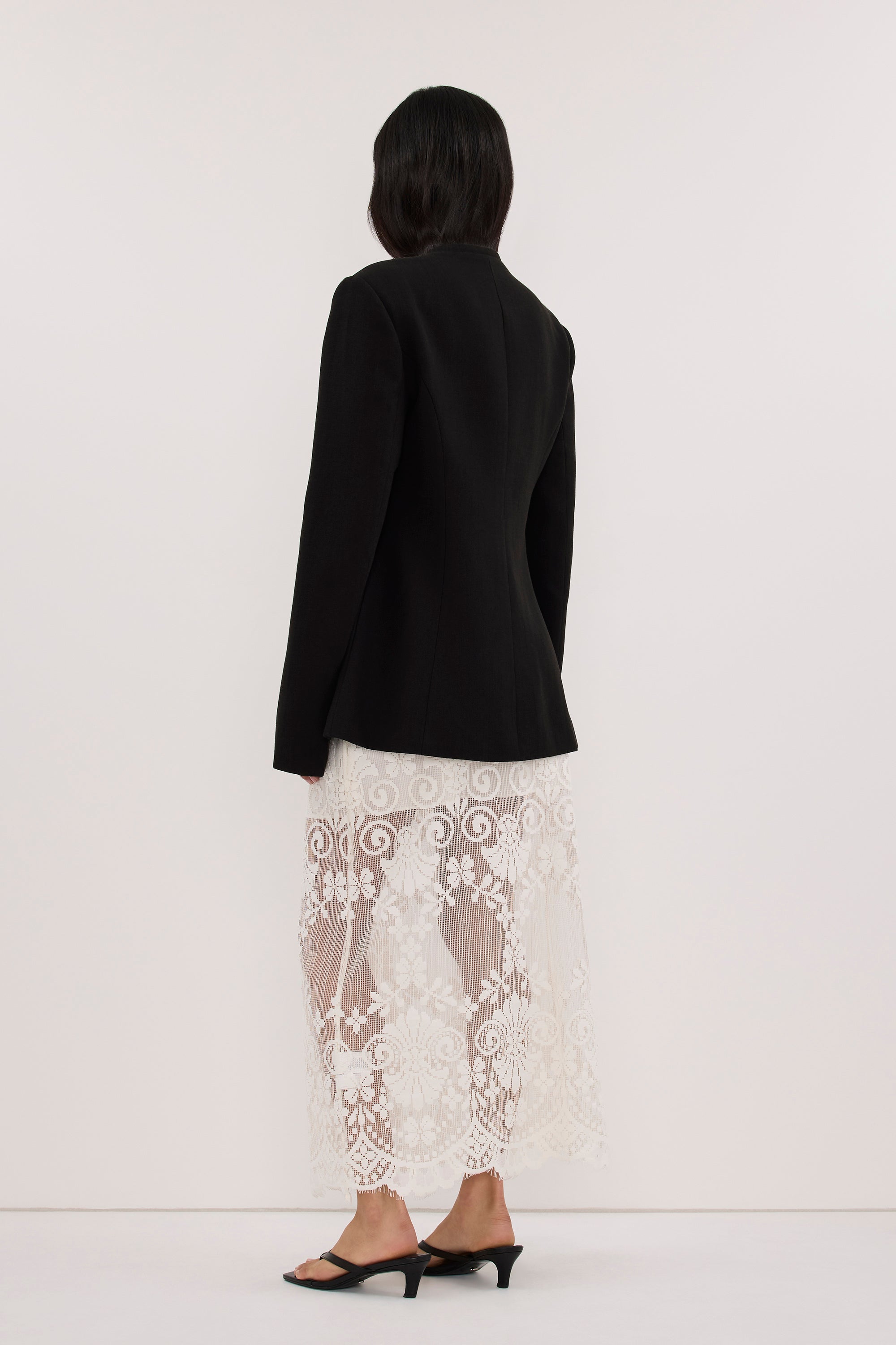 ROSALIE BLACK CINCHED BLAZER