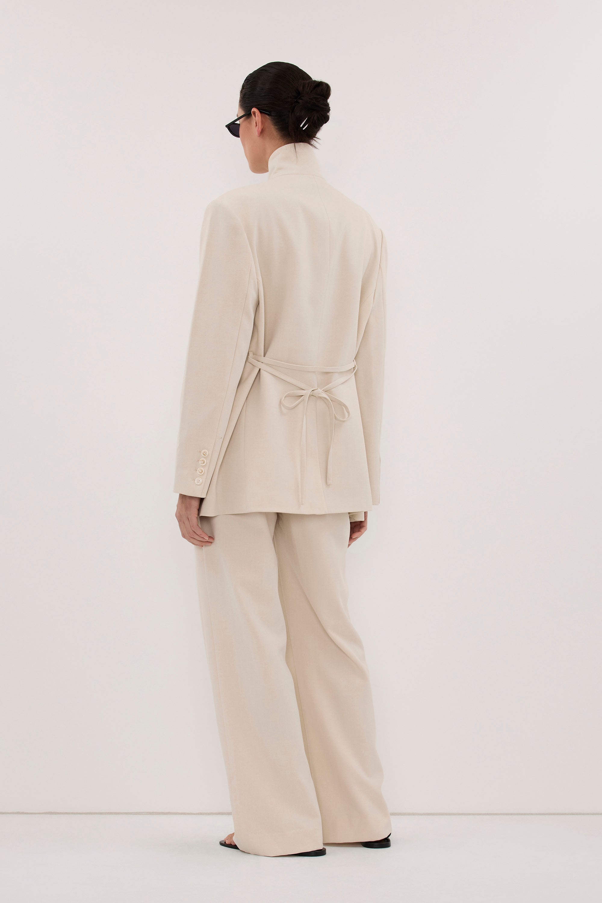 TRINITY BONE STAND COLLAR BLAZER