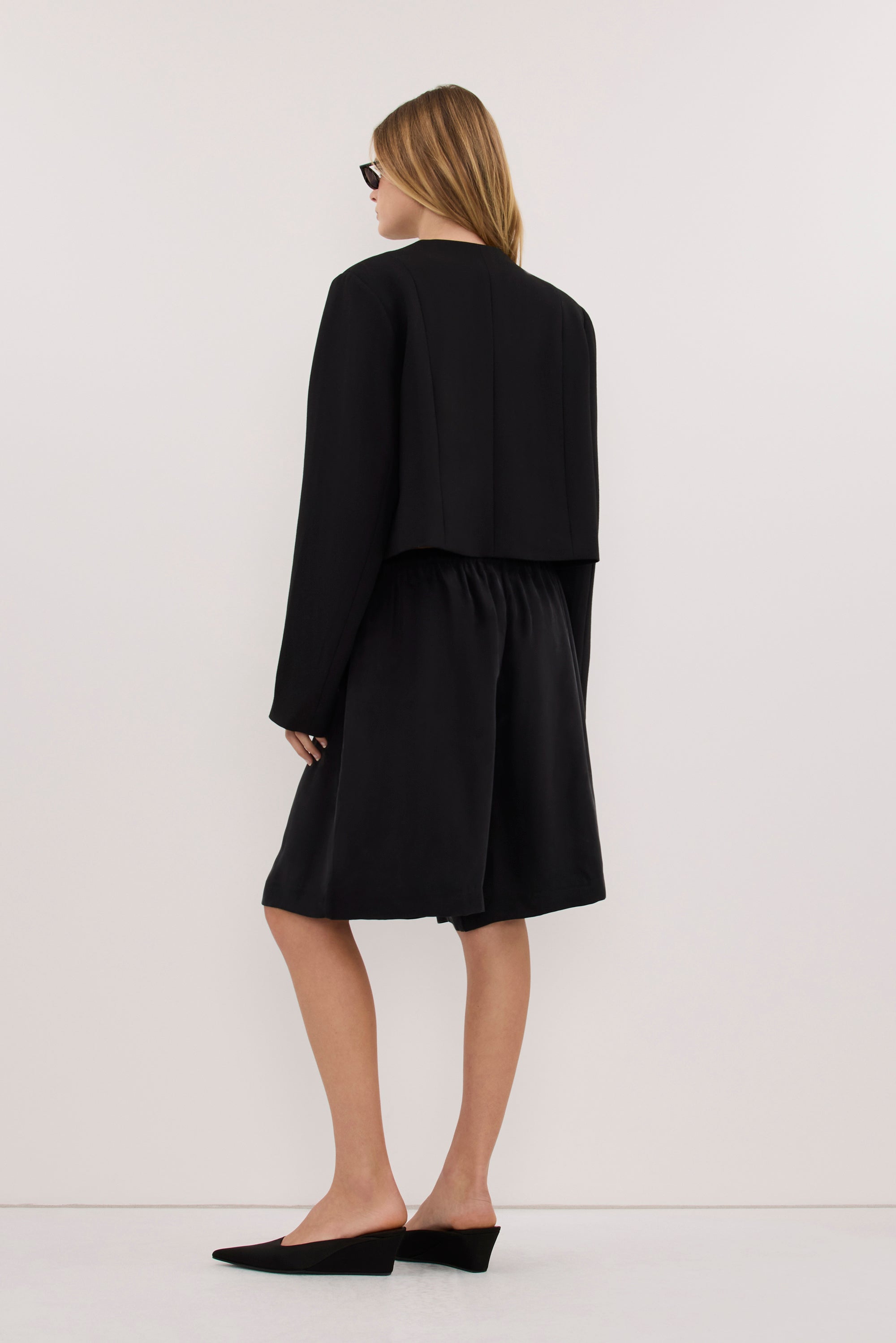 CYRUS BLACK CROPPED BLAZER
