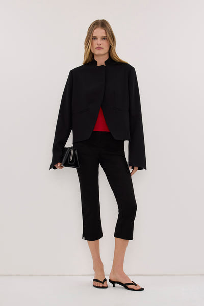 Zoe wearing VIDA BLACK CROPPED BLAZER
