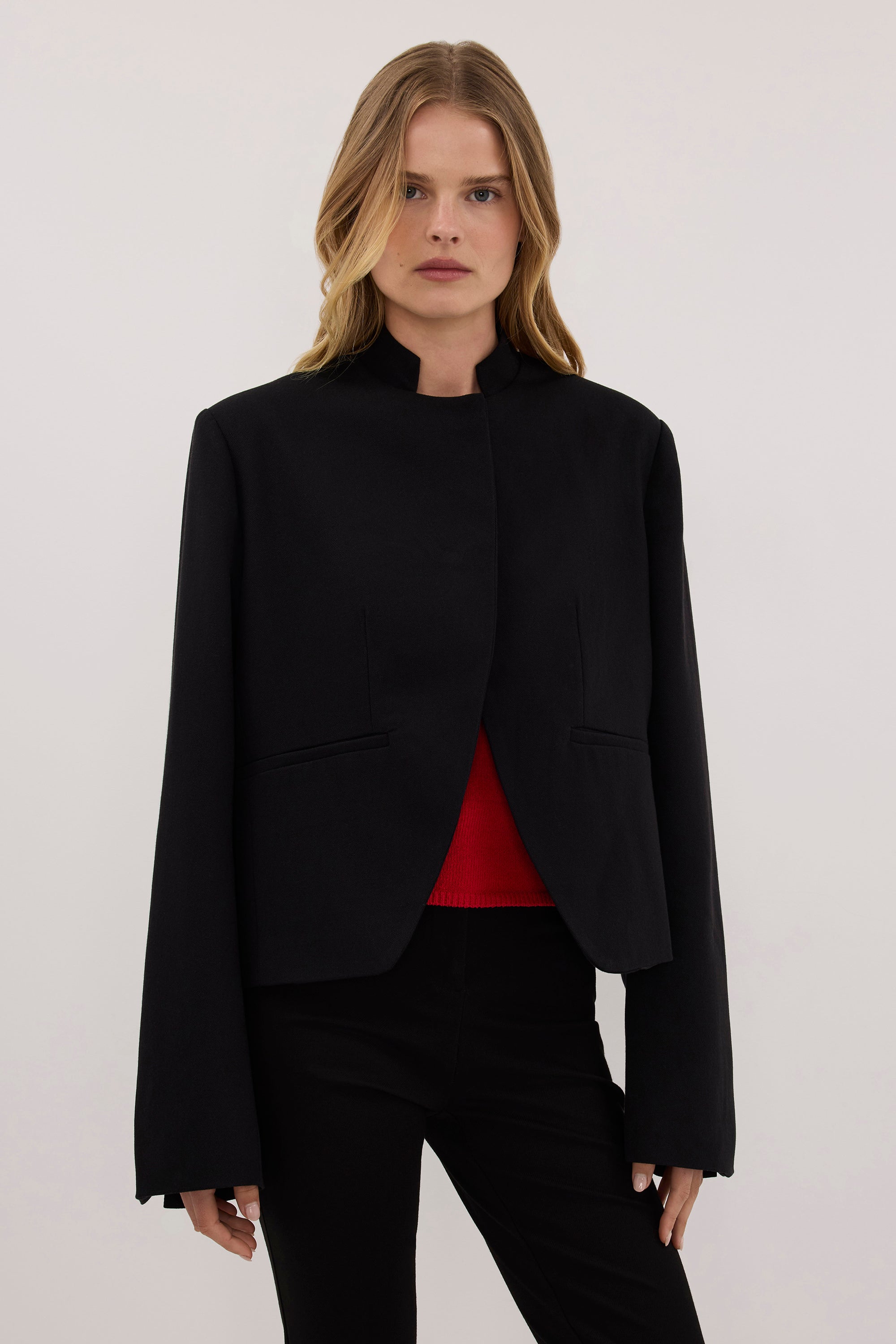 VIDA BLACK CROPPED BLAZER