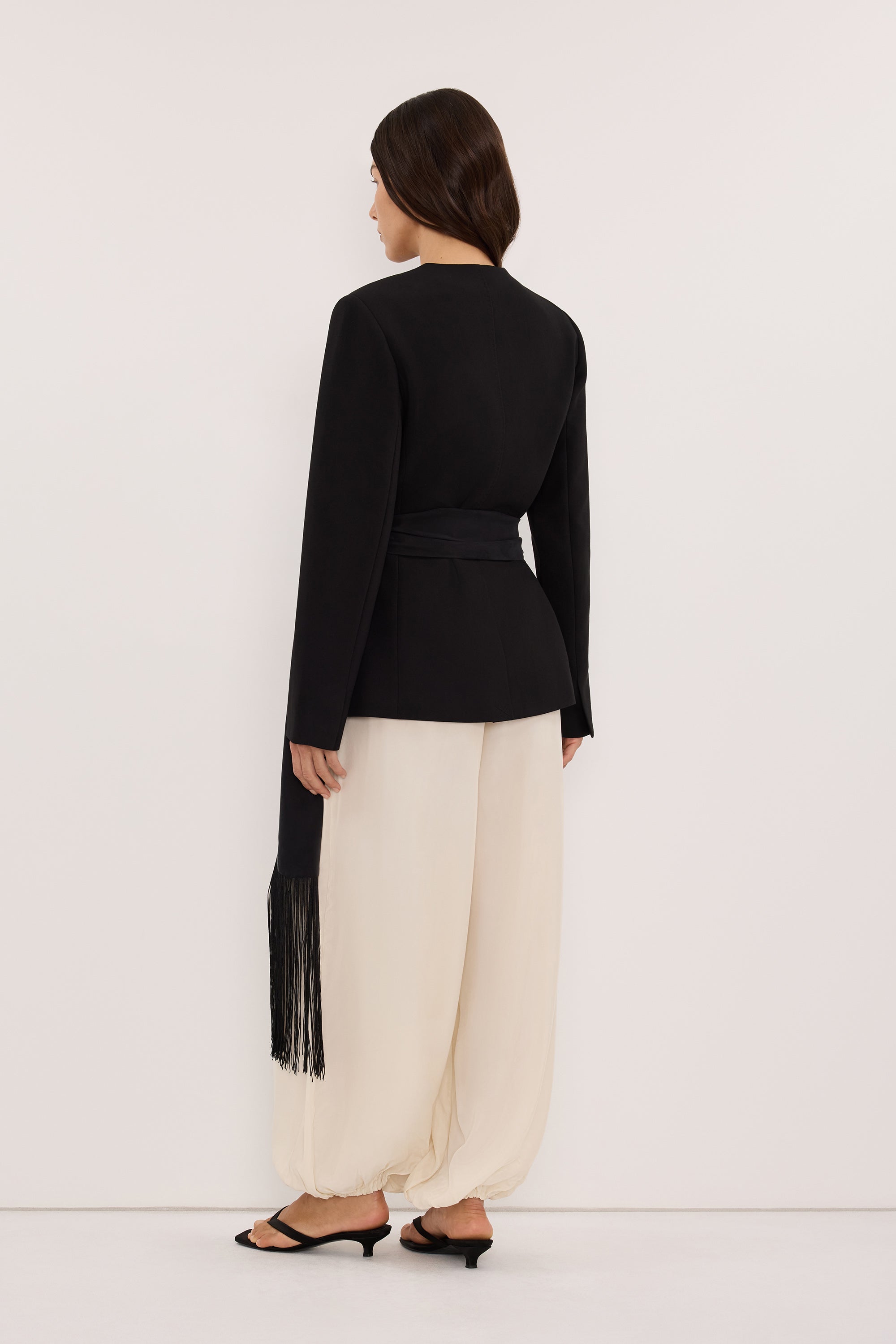 CHIARA BLACK COLLARLESS BLAZER