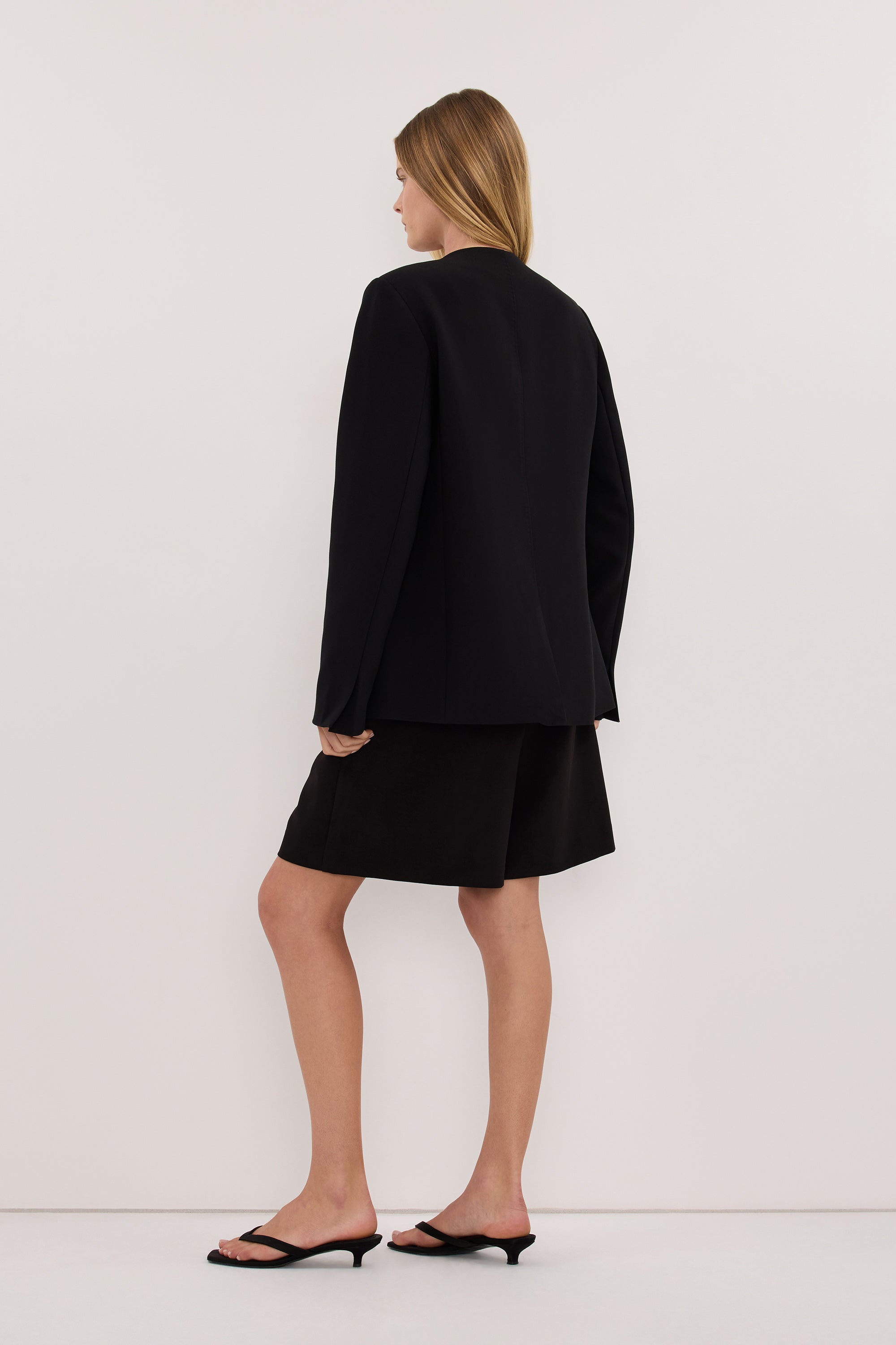 CHIARA BLACK COLLARLESS BLAZER