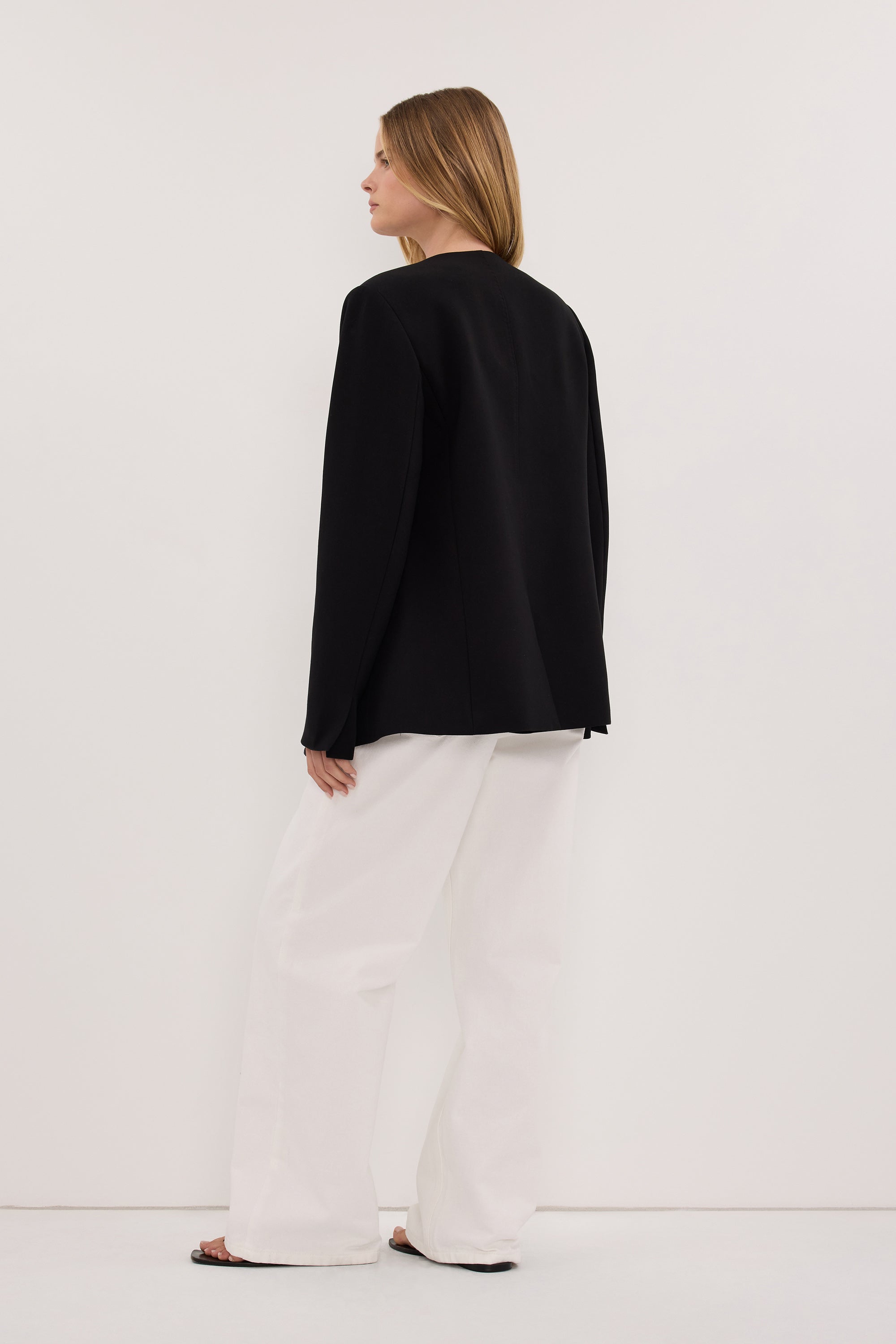CHIARA BLACK COLLARLESS BLAZER