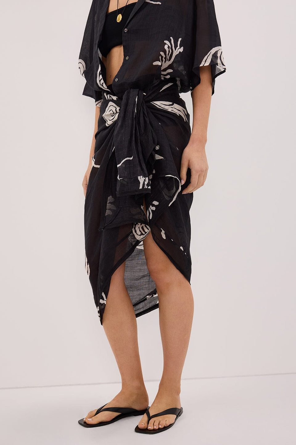 POSITANO BLACK RAMIE SARONG Accessories DISSH Boutiques 