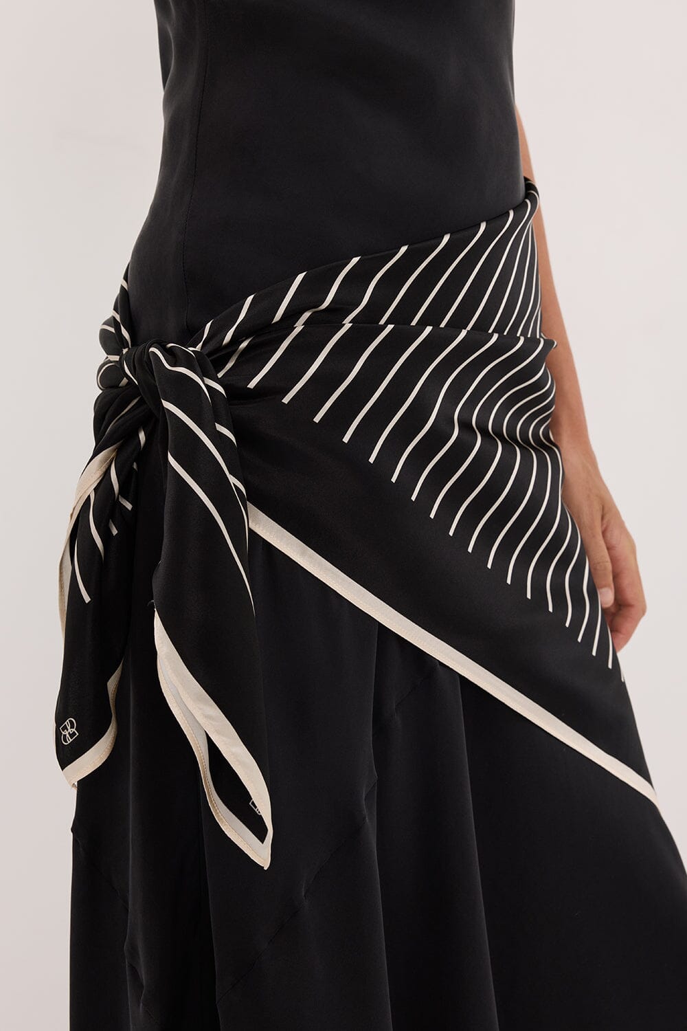 ADRIENNE BLACK SILK PRINT SCARF