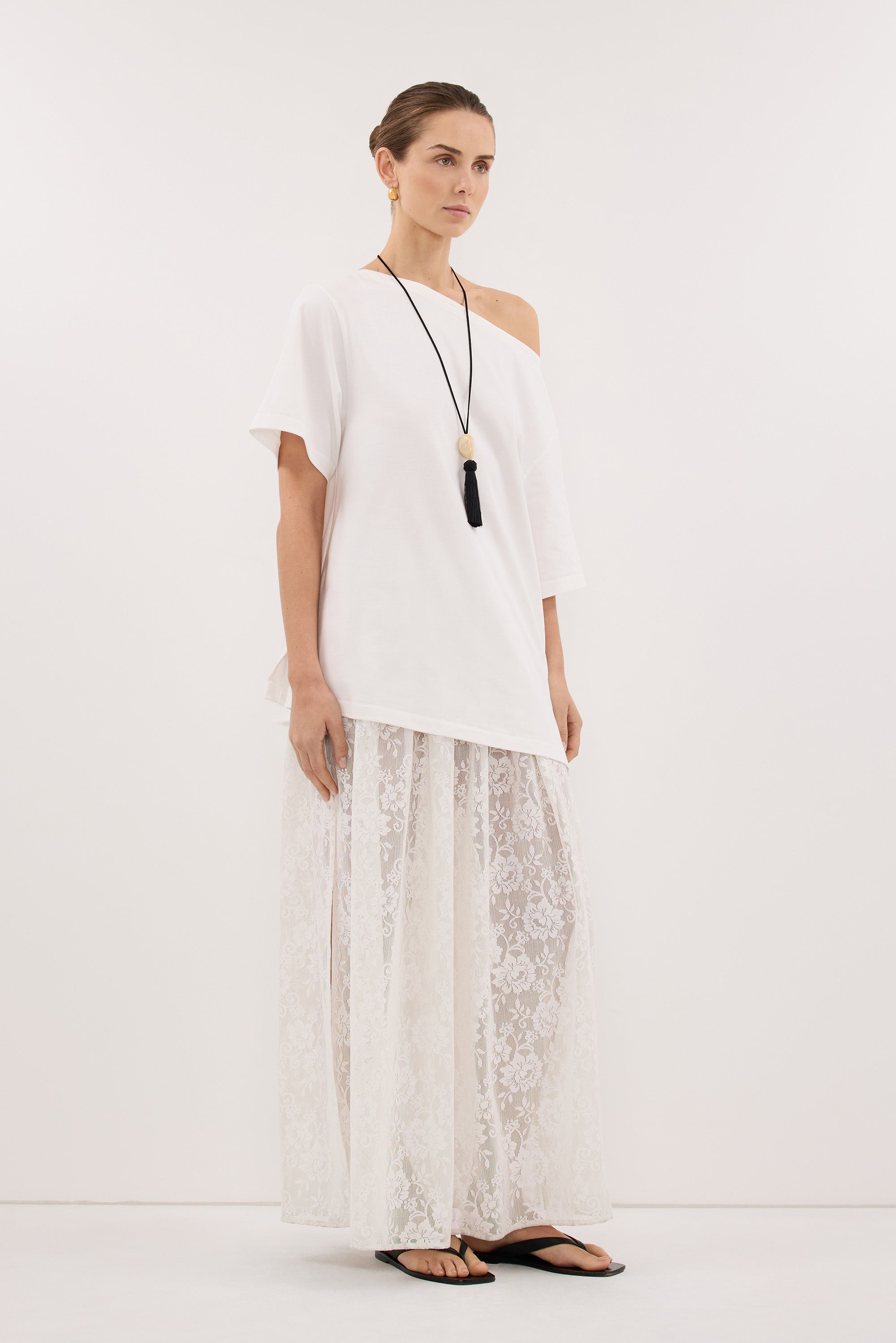 ESME WHITE BOAT NECK TEE | Dissh